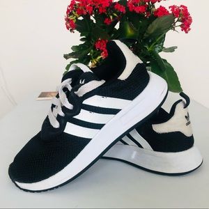 Adidas Sneakers